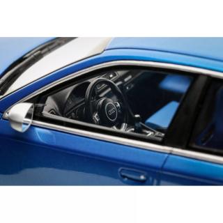 AUDI RS 4 B7 SEDAN SPRINT BLUE 2007 OttO mobile 1:18 Resinemodell (Türen, Motorhaube... nicht zu öffnen!)